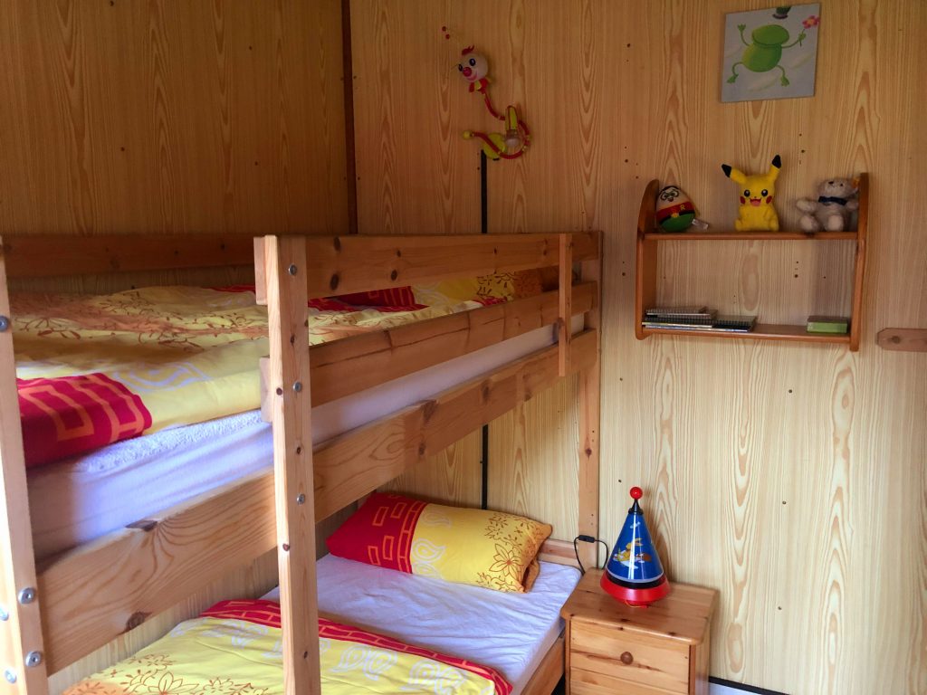 Kinderzimmer mit Etagenbett...